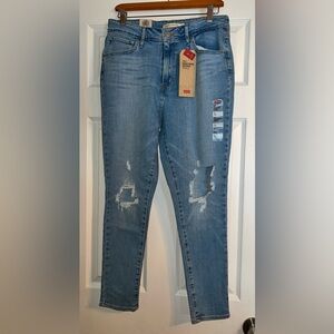NWT Levi’s Light Wash 721 High Rise Skinny Ankle Size 31